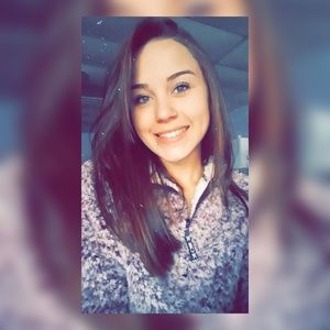 Meet your Posher, Kayla